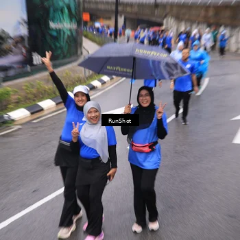 Runner Photo 7950024