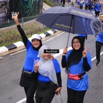 Runner Photo 7950038
