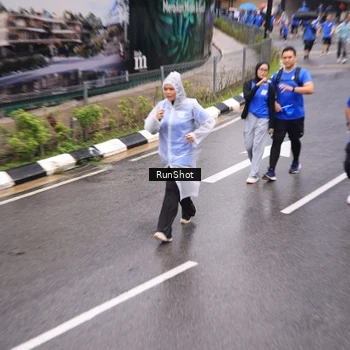 Runner Photo 7950115