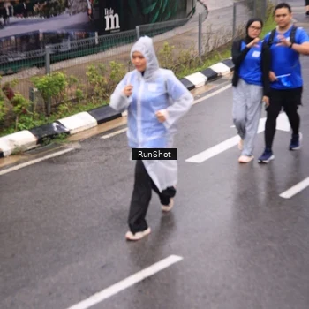 Runner Photo 7950119