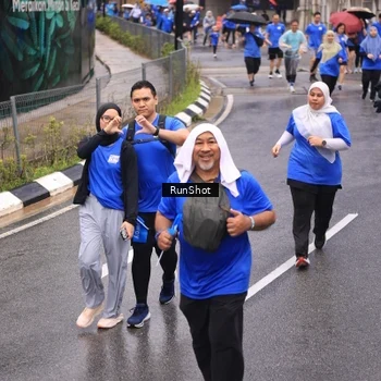 Runner Photo 7950131