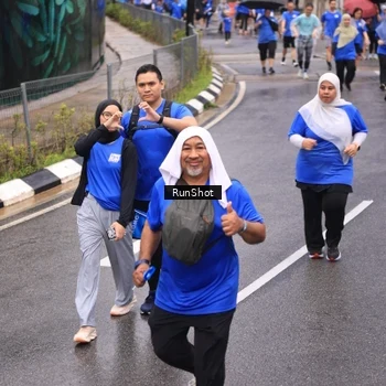 Runner Photo 7950132