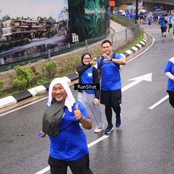 Runner Photo 7950146