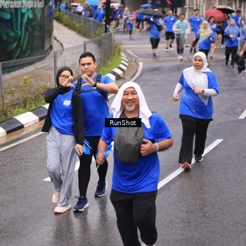 Runner Photo 7950164