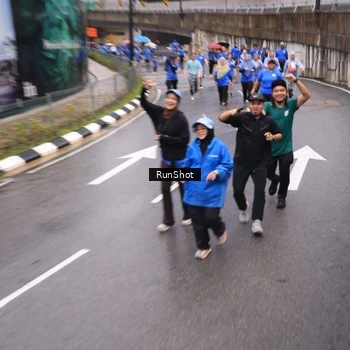 Runner Photo 7950171