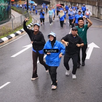 Runner Photo 7950175