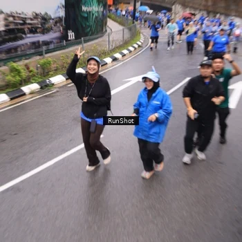 Runner Photo 7950201