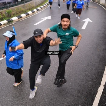 Runner Photo 7950202