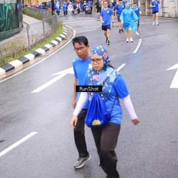 Runner Photo 7950240