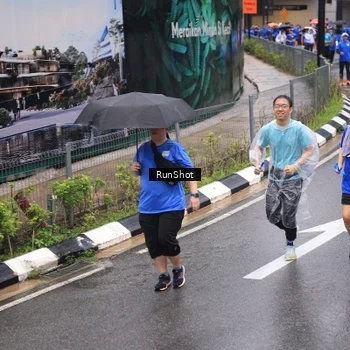 Runner Photo 7950244