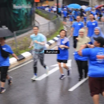 Runner Photo 7950250