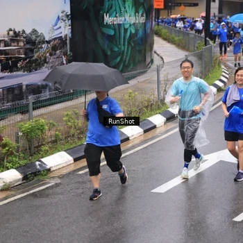 Runner Photo 7950270