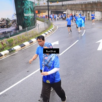 Runner Photo 7950300