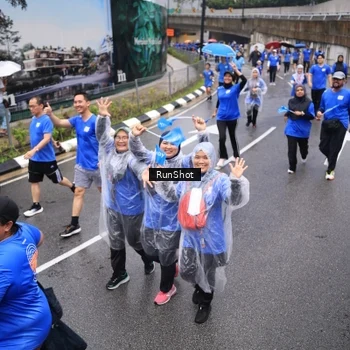 Runner Photo 7950303