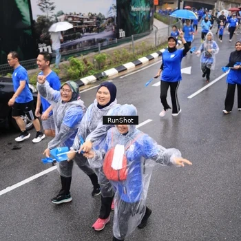 Runner Photo 7950312