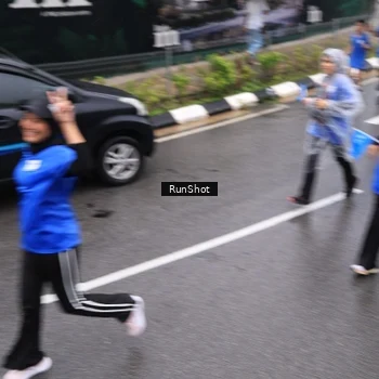 Runner Photo 7950337