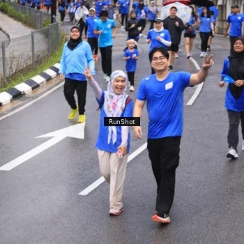 Runner Photo 7950350