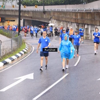 Runner Photo 7950410