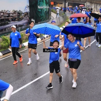 Runner Photo 7950491