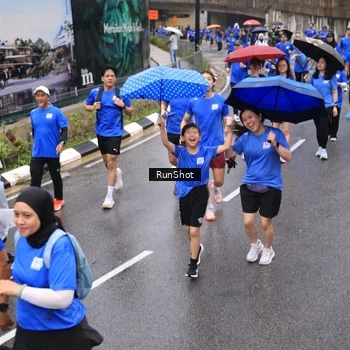 Runner Photo 7950496