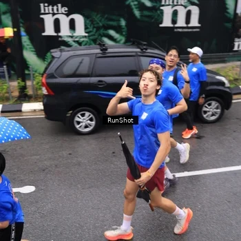 Runner Photo 7950524