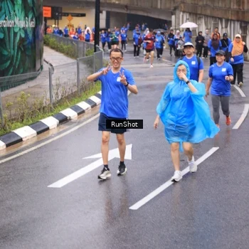 Runner Photo 7950545