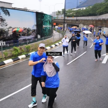 Runner Photo 7950656