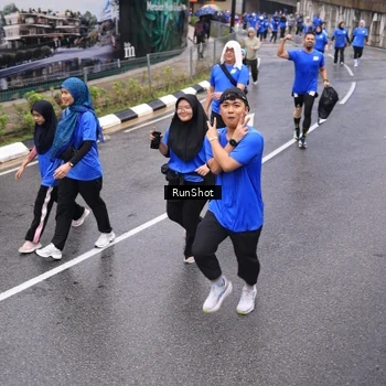 Runner Photo 7950858