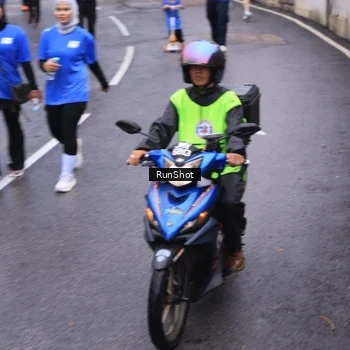 Runner Photo 7950956
