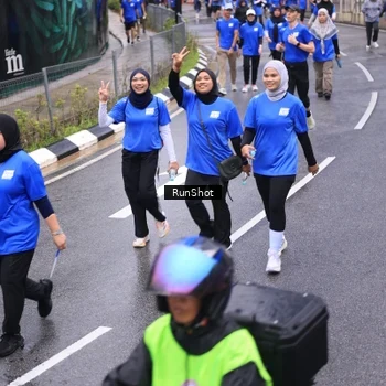 Runner Photo 7950971