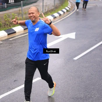 Runner Photo 7951010