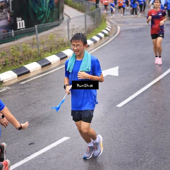 Runner Photo 7951012
