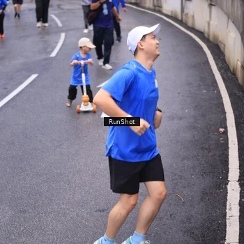 Runner Photo 7951017