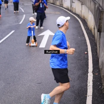 Runner Photo 7951018