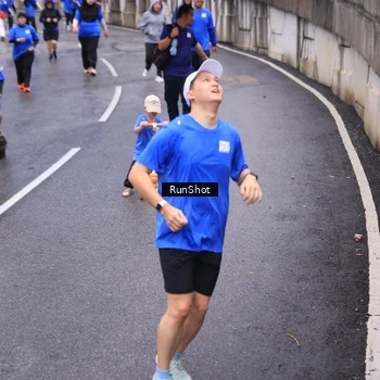 Runner Photo 7951019