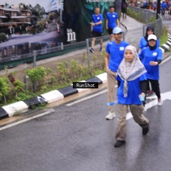 Runner Photo 7951038