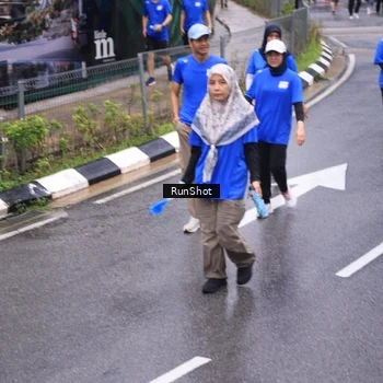 Runner Photo 7951042