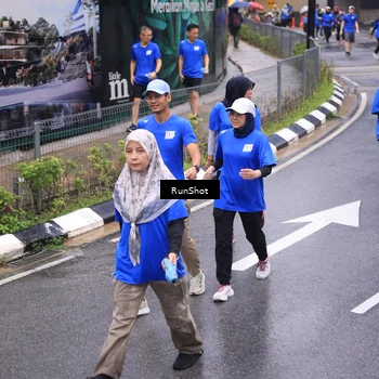 Runner Photo 7951050