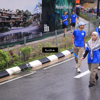 Runner Photo 7951054