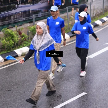 Runner Photo 7951060