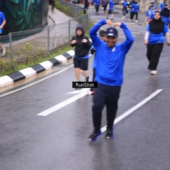 Runner Photo 7951071
