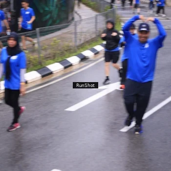 Runner Photo 7951073