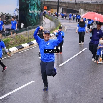 Runner Photo 7951084