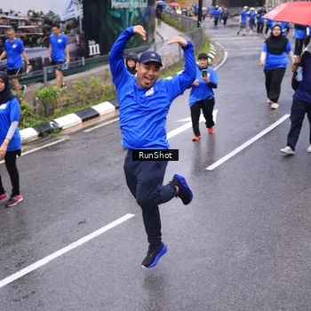 Runner Photo 7951085