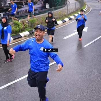 Runner Photo 7951092