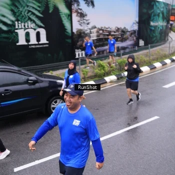 Runner Photo 7951099