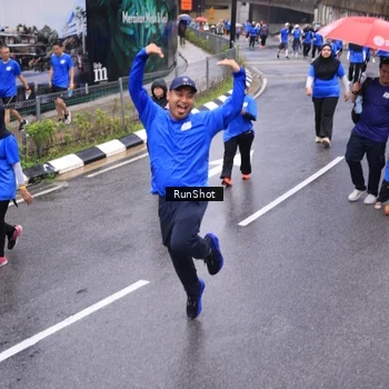Runner Photo 7951100