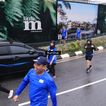 Runner Photo 7951101
