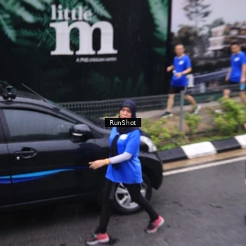 Runner Photo 7951105