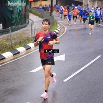 Runner Photo 7951109